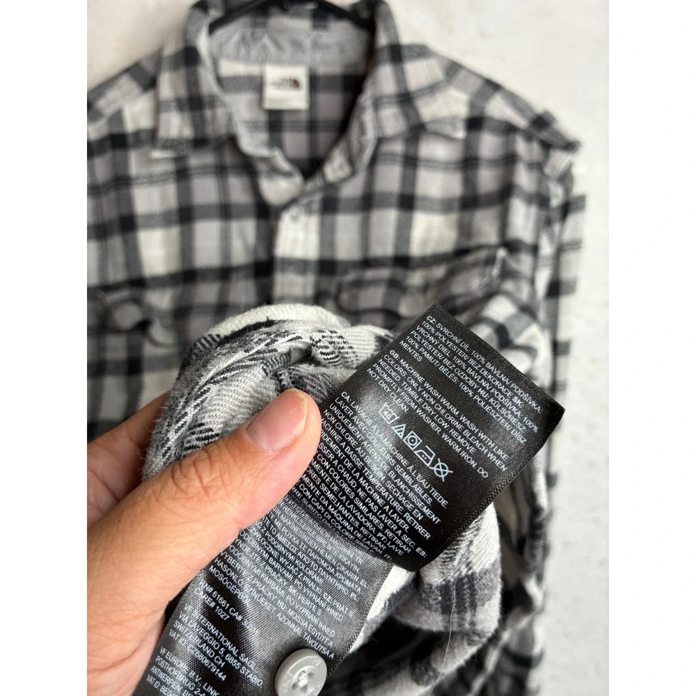 The North Face Mens Plaid Flannel Shirt Grey Black White Long Sleeve S P 6443 NF